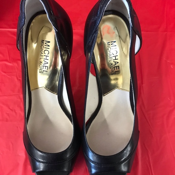 Michael Kors heels - Picture 1 of 3